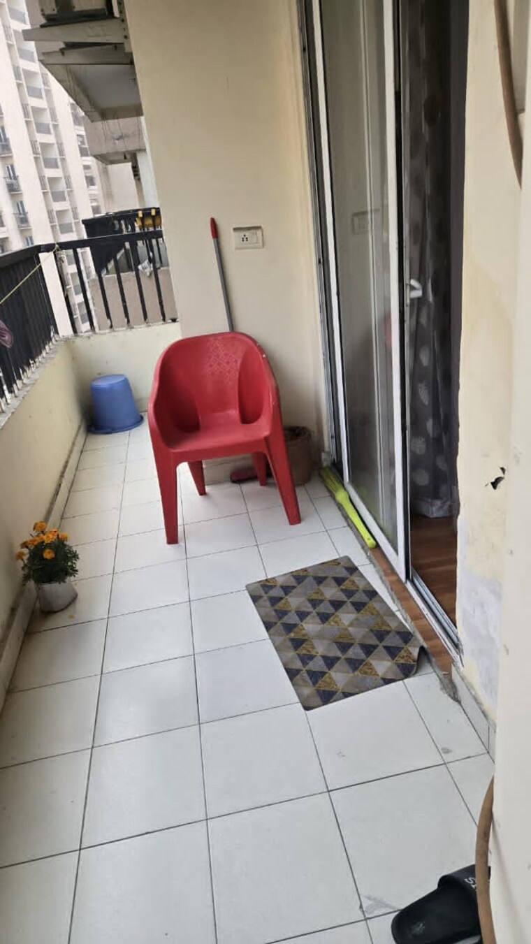 Team Area, galaxy-royale 2.5 Bedroom 1195 Sq.Ft. Apartment In Gaur City 2 Greater Noida 9580574