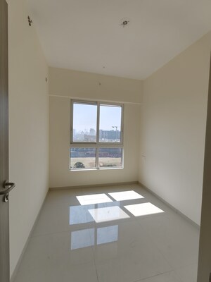 Room in 2.5 BHK Apartment at Wadhwa TW Gardens, Kandivali East – for Sale