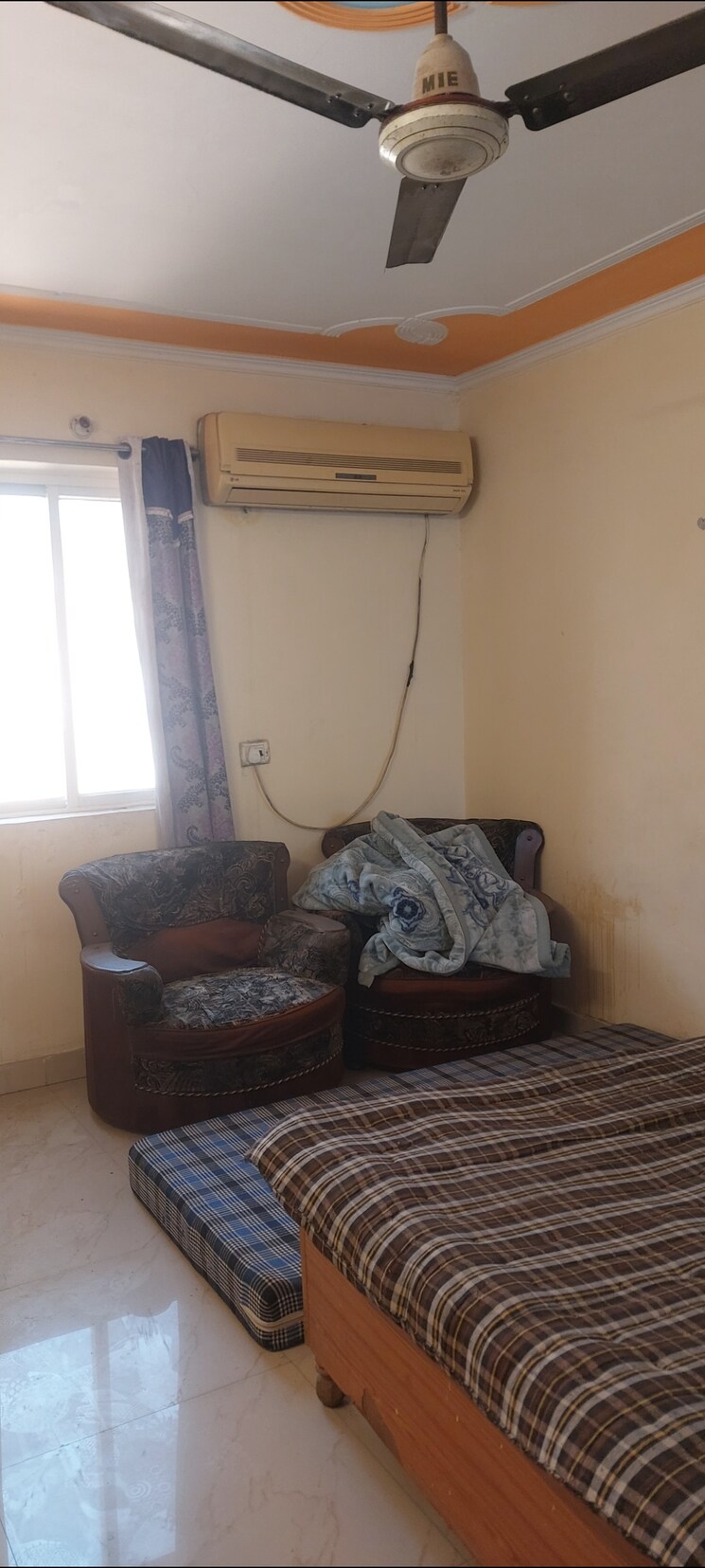 Room, sarita-vihar-pocket-c-rwa 1 Bedroom 350 Sq.Ft. Apartment In Sarita Vihar Delhi 9580572