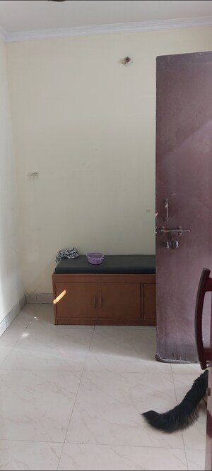 Room in 1 BHK Apartment at Sarita Vihar Pocket-C RWA, Sarita Vihar – for Rent