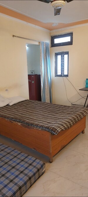 Bedroom in 1 BHK Apartment at Sarita Vihar Pocket-C RWA, Sarita Vihar – for Rent