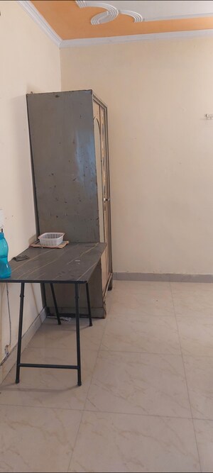 Room in 1 BHK Apartment at Sarita Vihar Pocket-C RWA, Sarita Vihar – for Rent