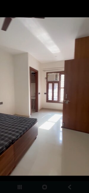 Room in 2 BHK Apartment at M3M Woodshire, Sector 107 – for Rent