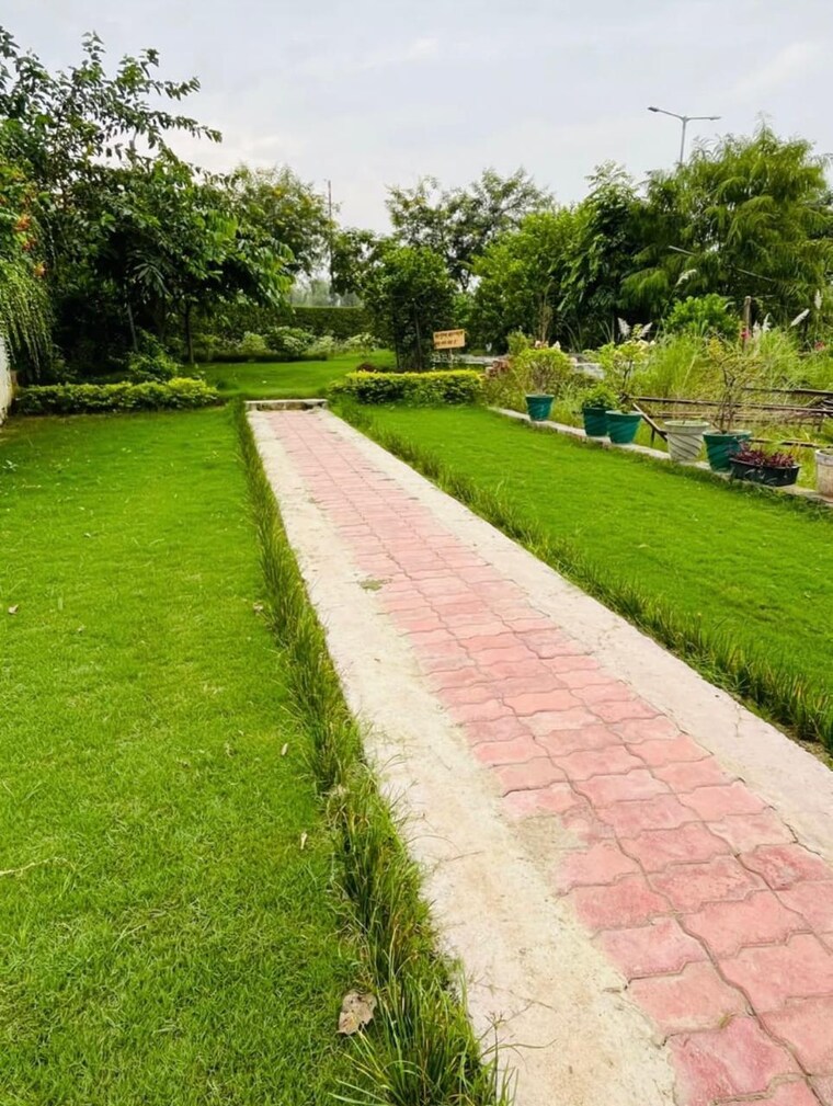 Garden, wing-lucknow-greens-plots  1255 Sq.Ft. Plot In Sultanpur Road Lucknow 9580613