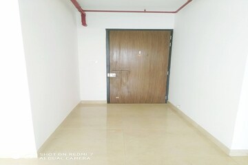 Room in 2 BHK Apartment at Runwal Forests, Kanjurmarg West – for Rent