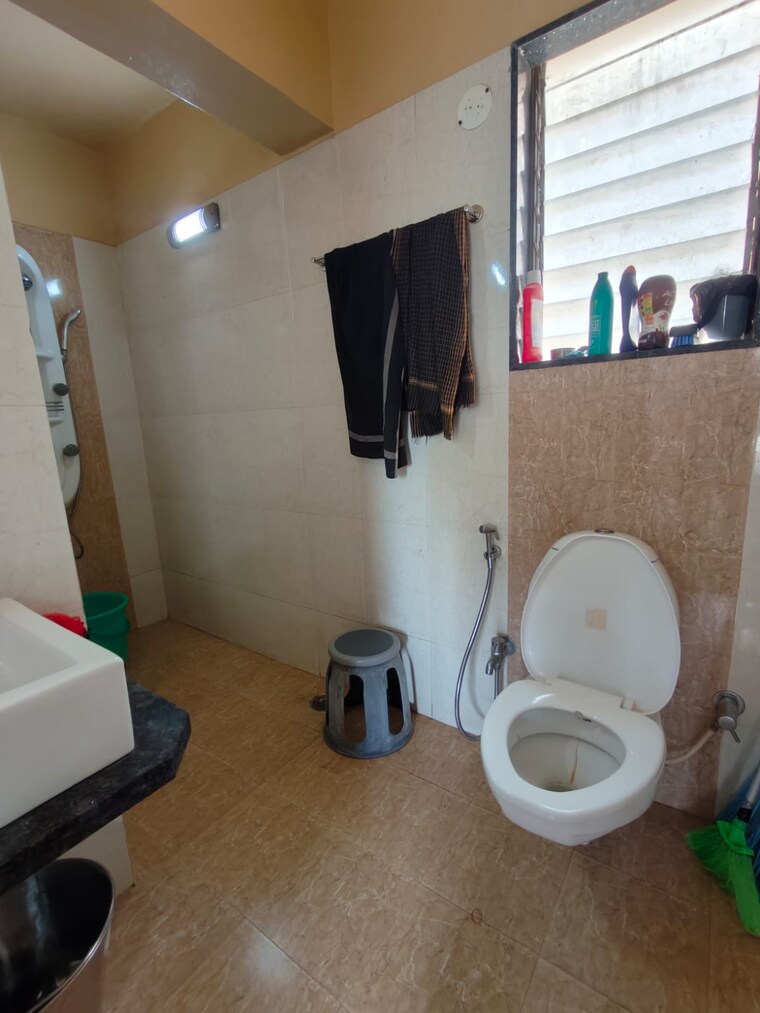 Bathroom, regency-meadows 2 Bedroom 1155 Sq.Ft. Apartment In Dhanori Pune 9580595