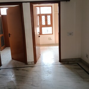 Room in 2 BHK Builder Floor at RWA Apartments Sector 50, Sector 50 – for Rent