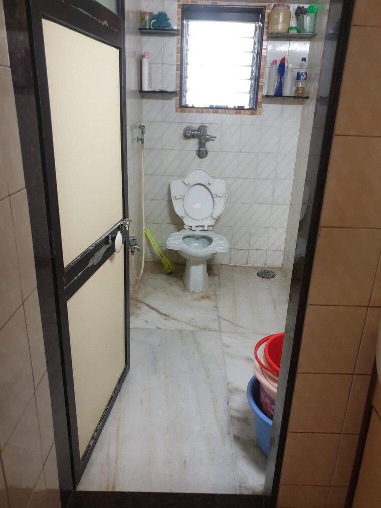 Bathroom, chembur 2 Bedroom 845 Sq.Ft. Apartment In Chembur Mumbai 9580609