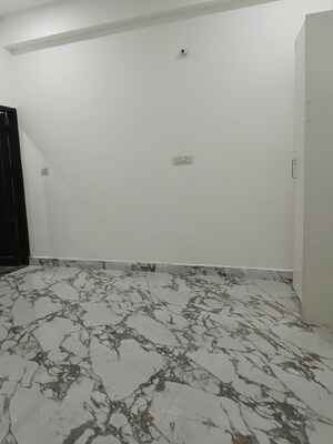 Room in 1 BHK Builder Floor at Ansal Plaza Sector-23, Sector 23 – for Rent