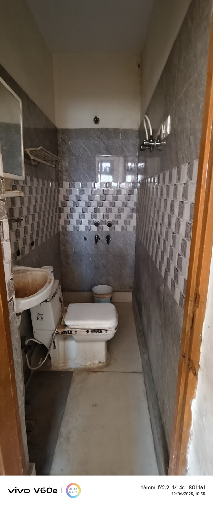 Bathroom, sector 55 1 RK 450 Sq.Ft. Independent House In Sector 55 Noida 9580633