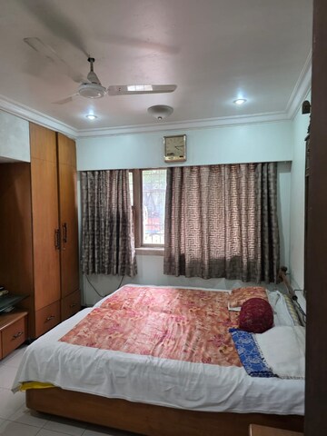 Bedroom in 2 BHK Apartment at Gee Jumbo Darshan, Andheri East – for Rent