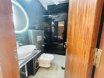 Attached Bathroom in 1 BHK Apartment at Saket – for Rent