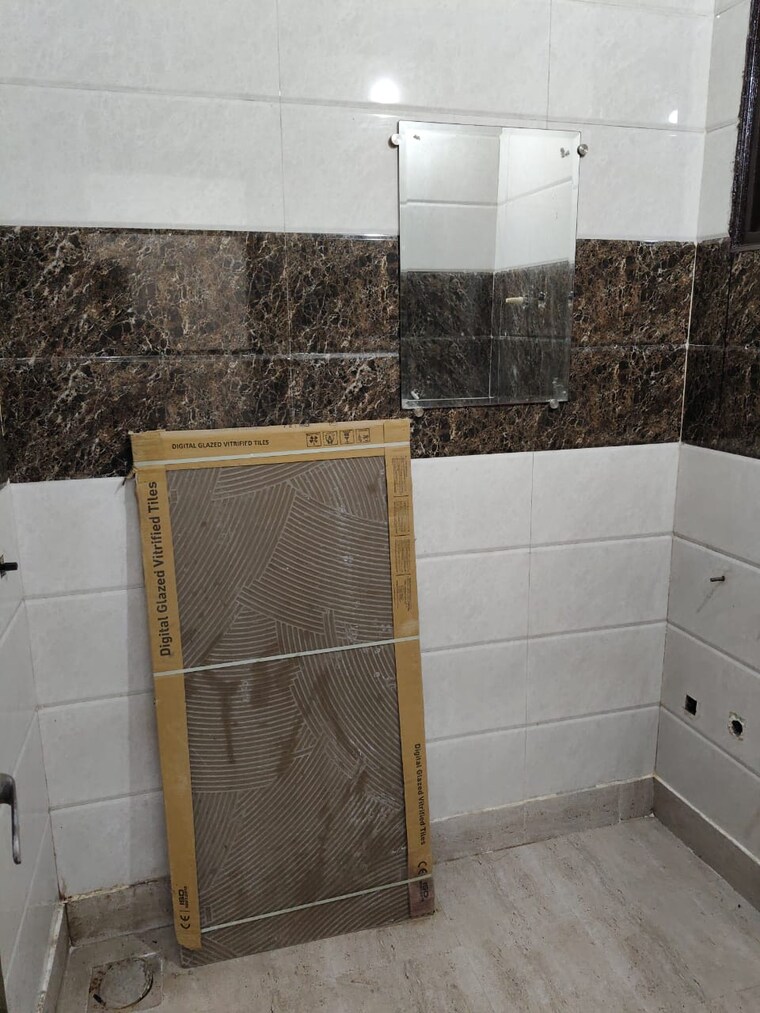 Bathroom, shakti khand iv 2 Bedroom 900 Sq.Ft. Builder Floor In Shakti Khand iv Ghaziabad 9580658