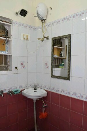Bathroom in 2 BHK Builder Floor at RWA Flats Pocket 40, Kalkaji – for Rent