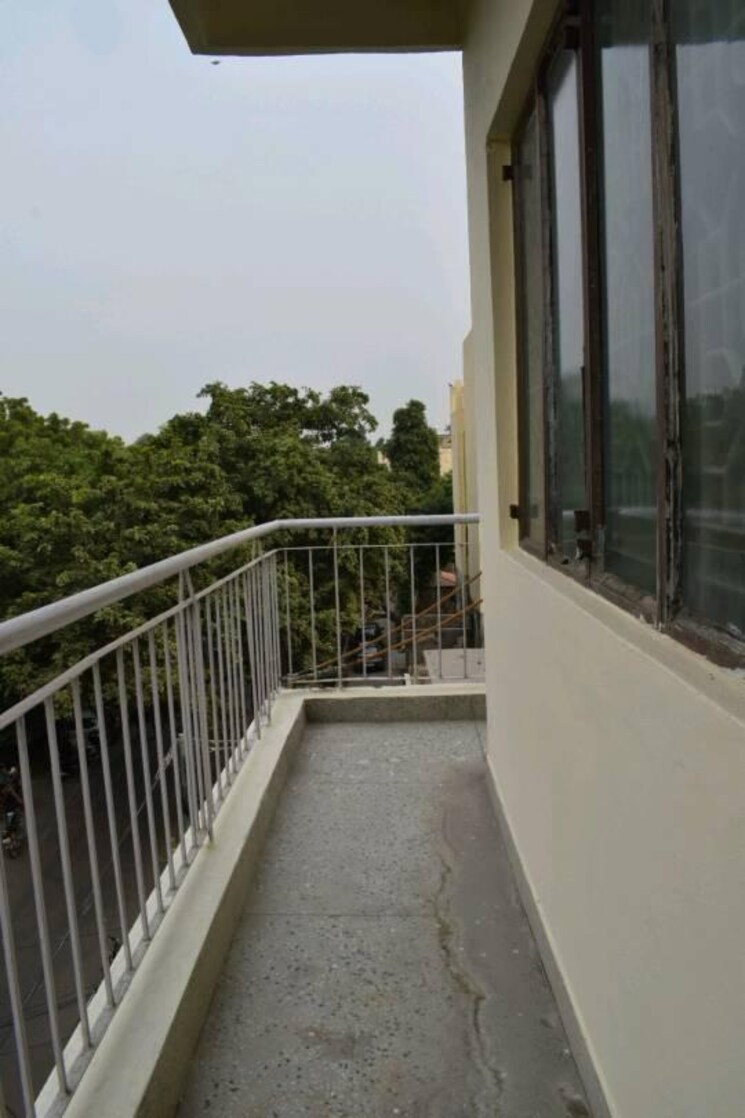 Balcony, rwa-flats-pocket-40 2 Bedroom 120 Sq.Yd. Builder Floor In Kalkaji Delhi 9580667