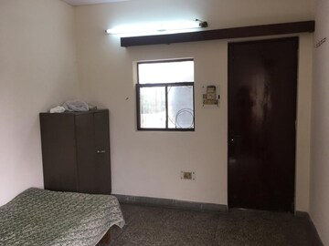 Room in 2 BHK Builder Floor at RWA Flats Pocket 40, Kalkaji – for Rent