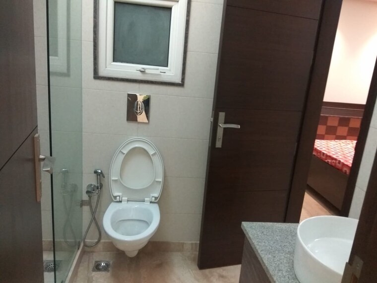 Bathroom, jangpura 3 Bedroom 1800 Sq.Ft. Builder Floor In Jangpura Delhi 9580698