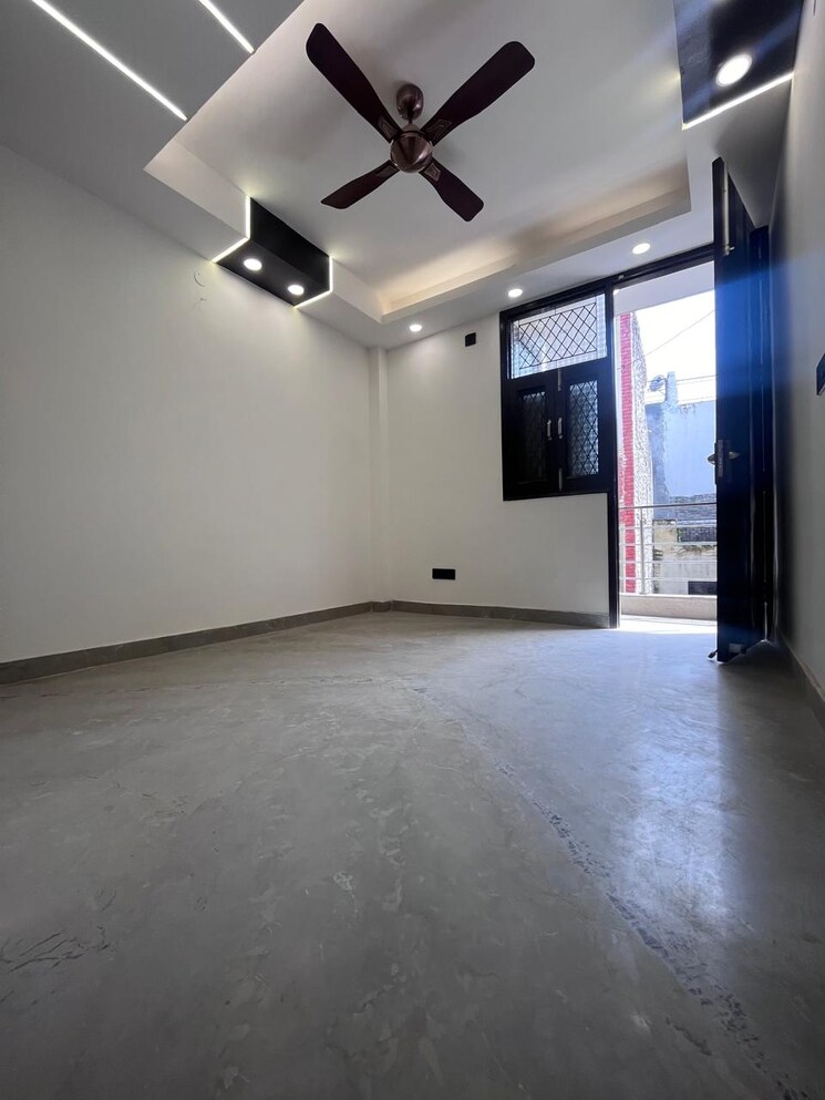 Room, govindpuri 3 Bedroom 1000 Sq.Ft. Builder Floor In Govindpuri Delhi 9580703