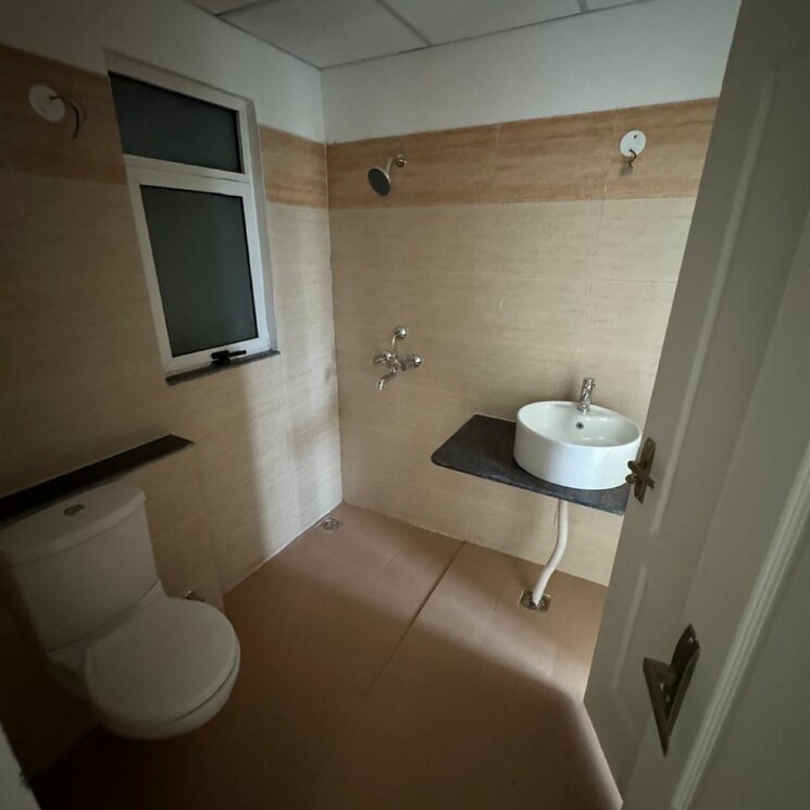 Bathroom, sushma-valencia 3 Bedroom 2250 Sq.Ft. Apartment In Nagla Road Zirakpur 9580754