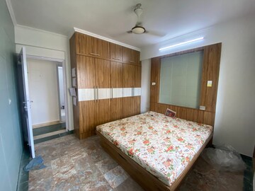 Bedroom in 2 BHK Apartment at Hiranandani Meadows, Manpada – for Rent