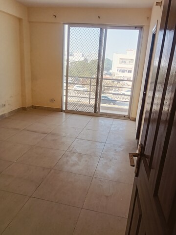 Room in 3.5 BHK Builder Floor at Wave Floors Premium, Wave City – for Rent