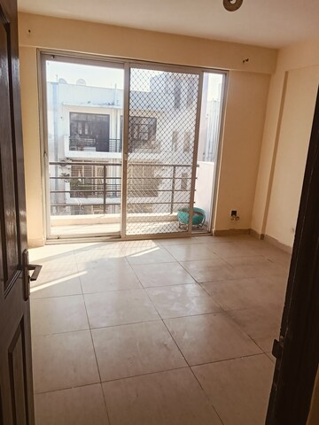 Room in 3.5 BHK Builder Floor at Wave Floors Premium, Wave City – for Rent