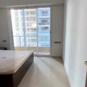 Room in 3 BHK Apartment at Omkar Alta Monte, Laxman Nagar – for Rent