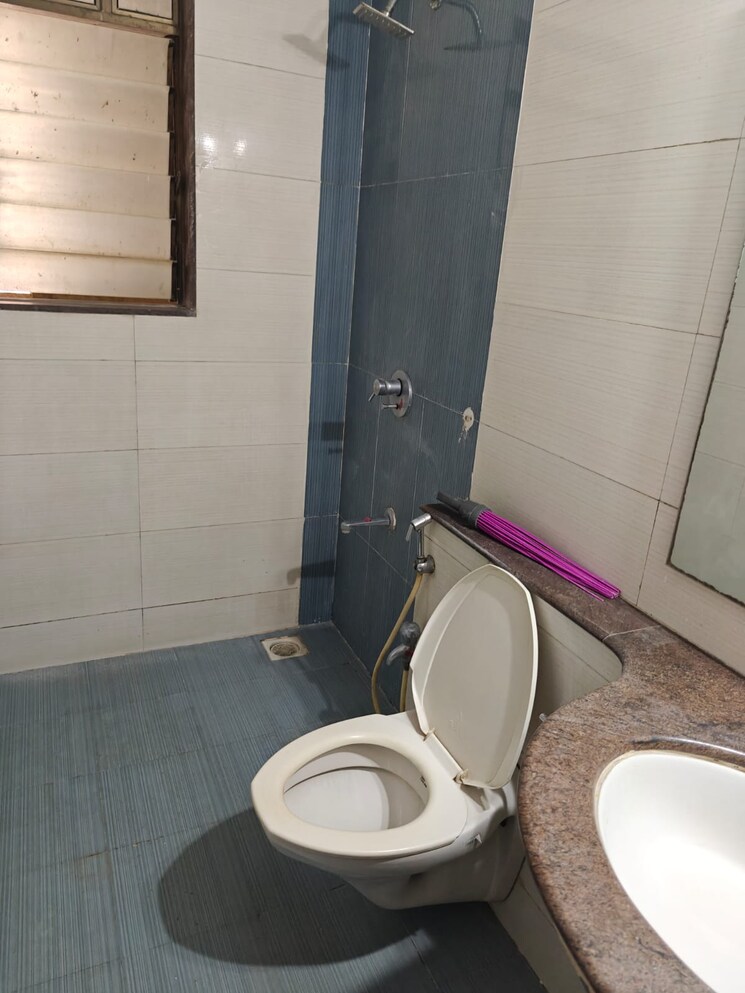 Bathroom, neelkanth-greens 3 Bedroom 1500 Sq.Ft. Apartment In Manpada Thane 9580783