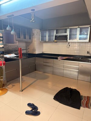 Team Area in 3 BHK Apartment at Kharadi – for Rent