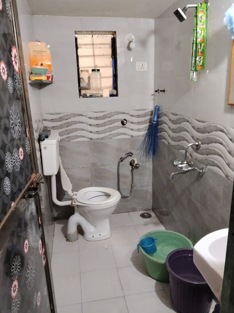Washroom, kopar khairane 1 Bedroom 400 Sq.Ft. Apartment In Kopar Khairane Navi Mumbai 9580841