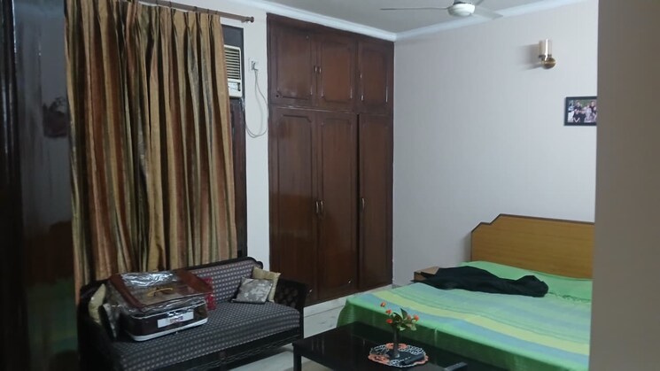 Bedroom, rwa-apartments-sector-41 6 Bedroom 180 Sq.Mt. Independent House In Sector 41 Noida 9580732