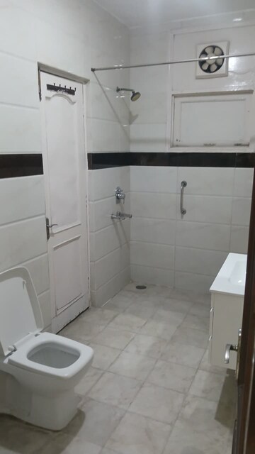 Bathroom in 6 BHK Independent House at RWA Apartments Sector 41, Sector 41 – for Sale