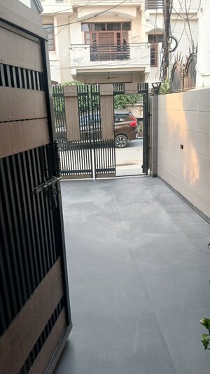 Balcony in 6 BHK Independent House at RWA Apartments Sector 41, Sector 41 – for Sale