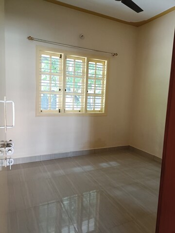 Room in 1 BHK Builder Floor at Anjenaya Apartments, Cv Raman Nagar – for Rent