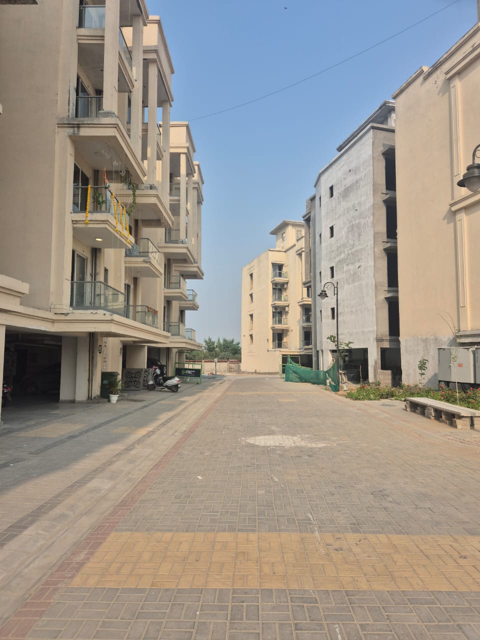 2 BHK + Extra Room 1084 Sq.Ft. Builder Floor in Signature Global City