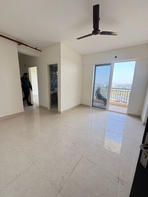 Room in 2.5 BHK Apartment at Signature The Millennia 3, Sector 37d – for Rent