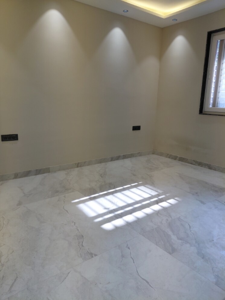 Room, janakpuri 3 Bedroom 1200 Sq.Ft. Apartment In Janakpuri Delhi 9580909