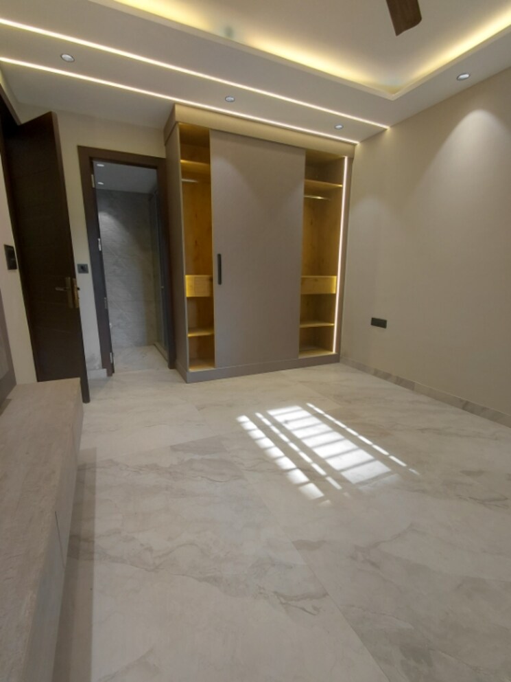 Room, janakpuri 3 Bedroom 1200 Sq.Ft. Apartment In Janakpuri Delhi 9580909