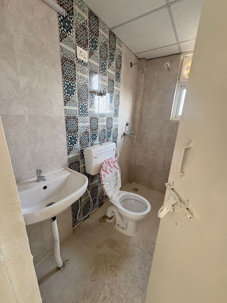 Bathroom, signature-the-millennia-3 2.5 Bedroom 1100 Sq.Ft. Apartment In Sector 37d Gurgaon 9580880