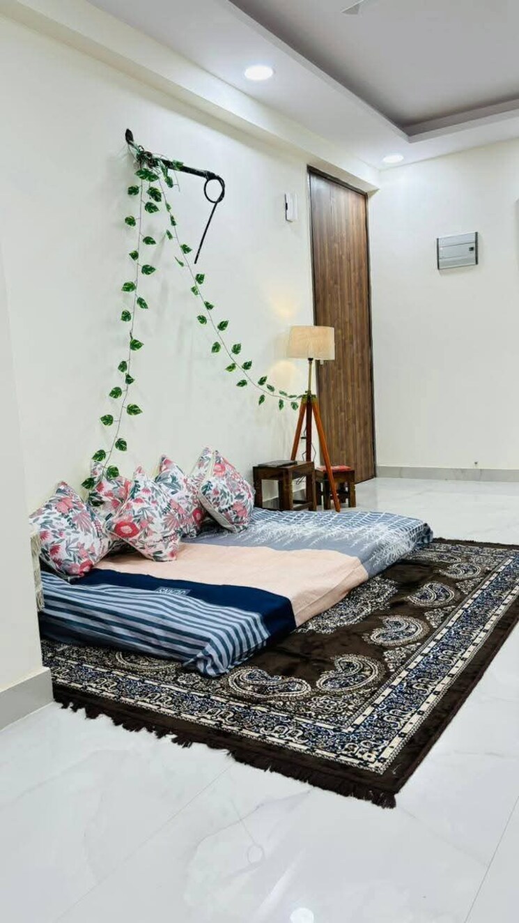 Room, freedom fighters enclave 2 Bedroom 1000 Sq.Ft. Builder Floor In Freedom Fighters Enclave Delhi 9580896