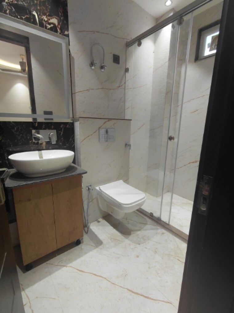 Attached Bathroom, janakpuri 3 Bedroom 1200 Sq.Ft. Apartment In Janakpuri Delhi 9580909