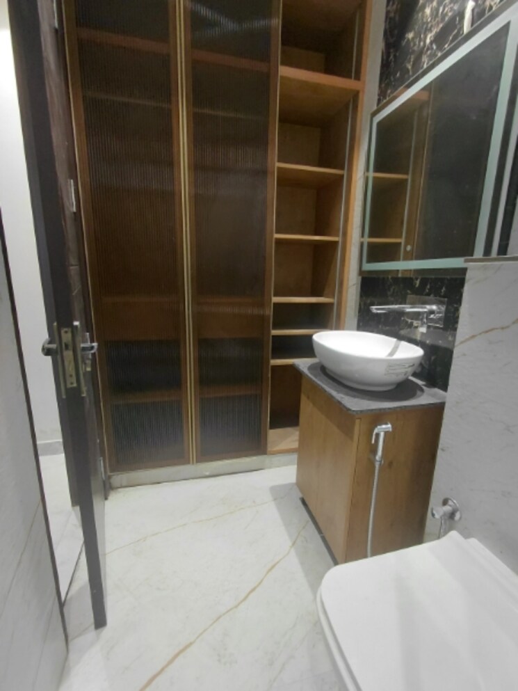 Bathroom, janakpuri 3 Bedroom 1200 Sq.Ft. Apartment In Janakpuri Delhi 9580909