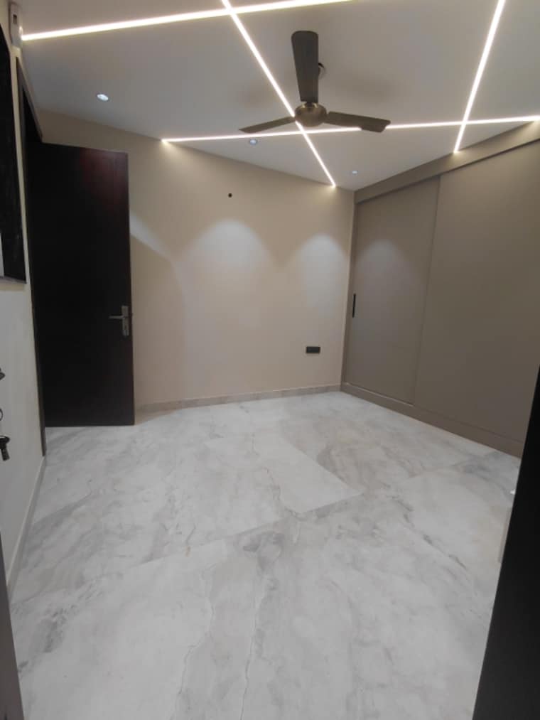 Room, janakpuri 3 Bedroom 1200 Sq.Ft. Apartment In Janakpuri Delhi 9580909