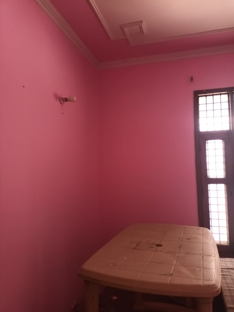 Room, sector 23a 2 Bedroom 1200 Sq.Ft. Builder Floor In Sector 23a Gurgaon 9580952