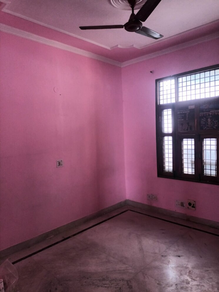 Room, sector 23a 2 Bedroom 1200 Sq.Ft. Builder Floor In Sector 23a Gurgaon 9580952