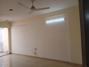 Room in 2.5 BHK Builder Floor at Signature Global Park, Sohna Sector 36 – for Rent