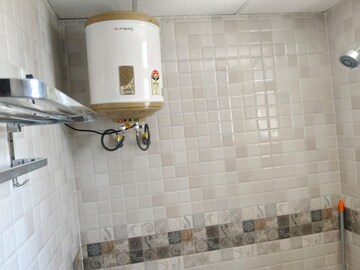 Bathroom in 2.5 BHK Builder Floor at Signature Global Park, Sohna Sector 36 – for Rent