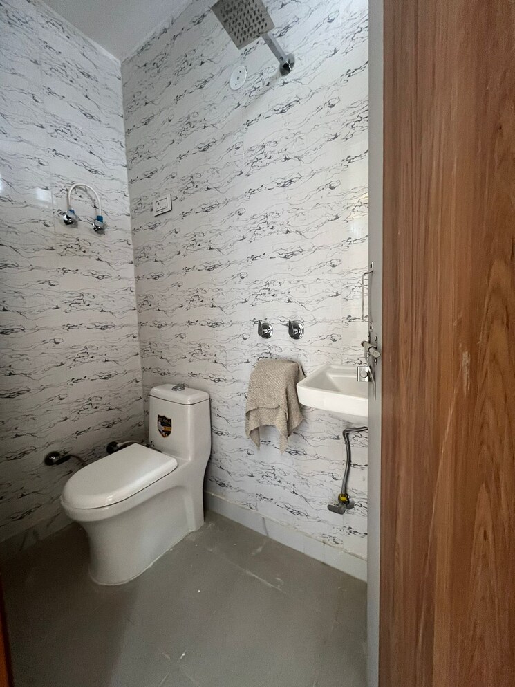 Attached Bathroom, dwarka mor 2 Bedroom 540 Sq.Ft. Builder Floor In Dwarka Mor Delhi 9580968