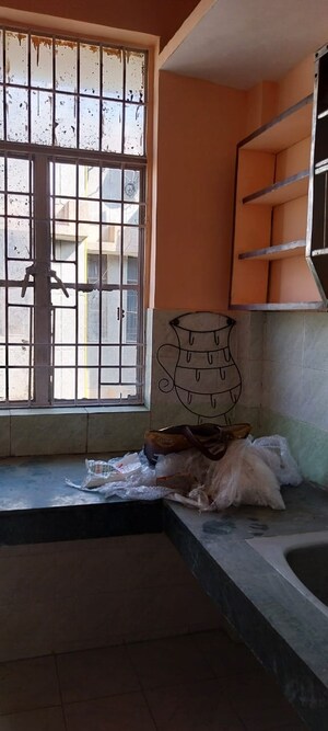 Living Room in 1.5 BHK Apartment at Sector 10 Greater Noida – for Rent