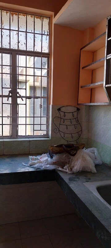 Living Room in 1.5 BHK Apartment at Sector 10 Greater Noida – for Rent